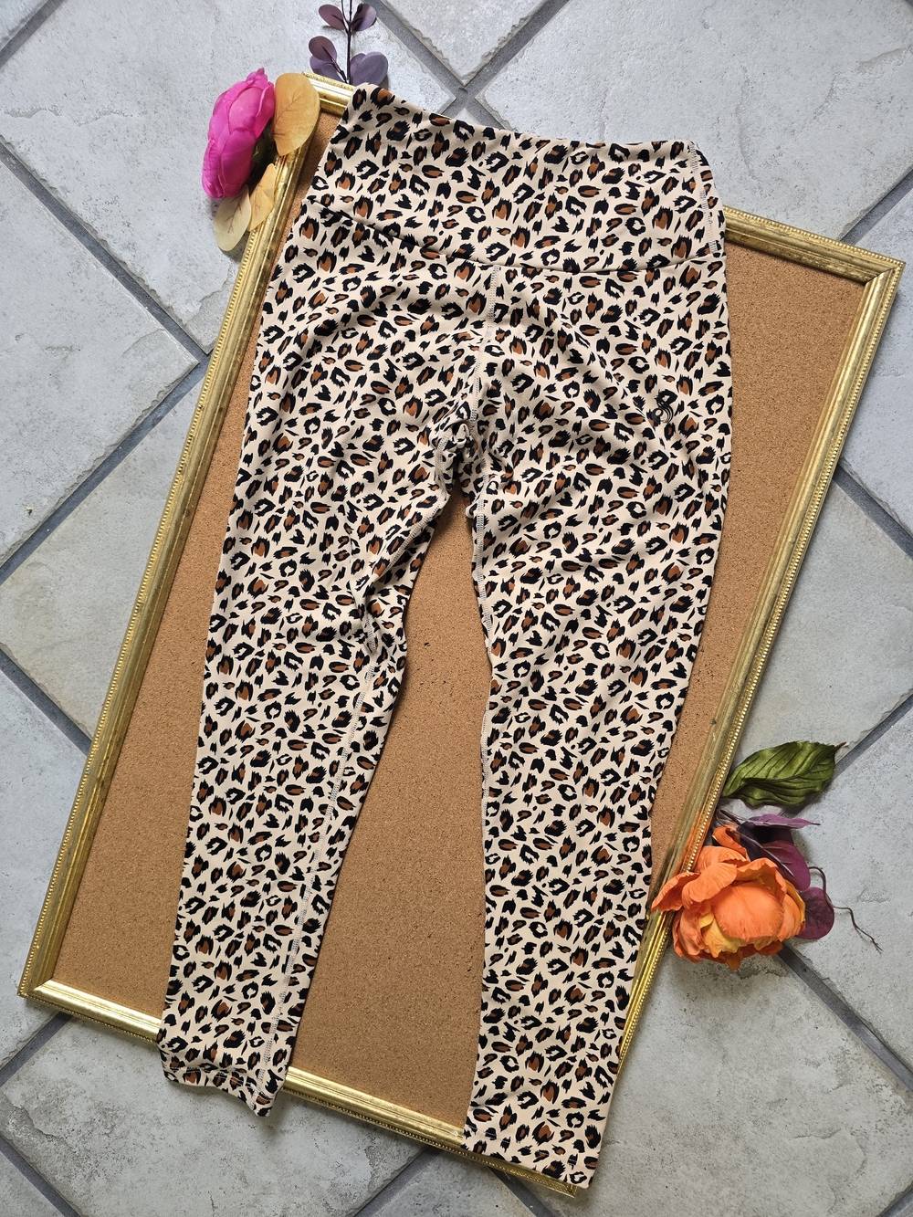Ryderwear Leopard Print Leggings in Beige, Black & Brown